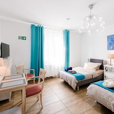 Gaestehaus Am Flughafen Duesseldorf Екстериор снимка