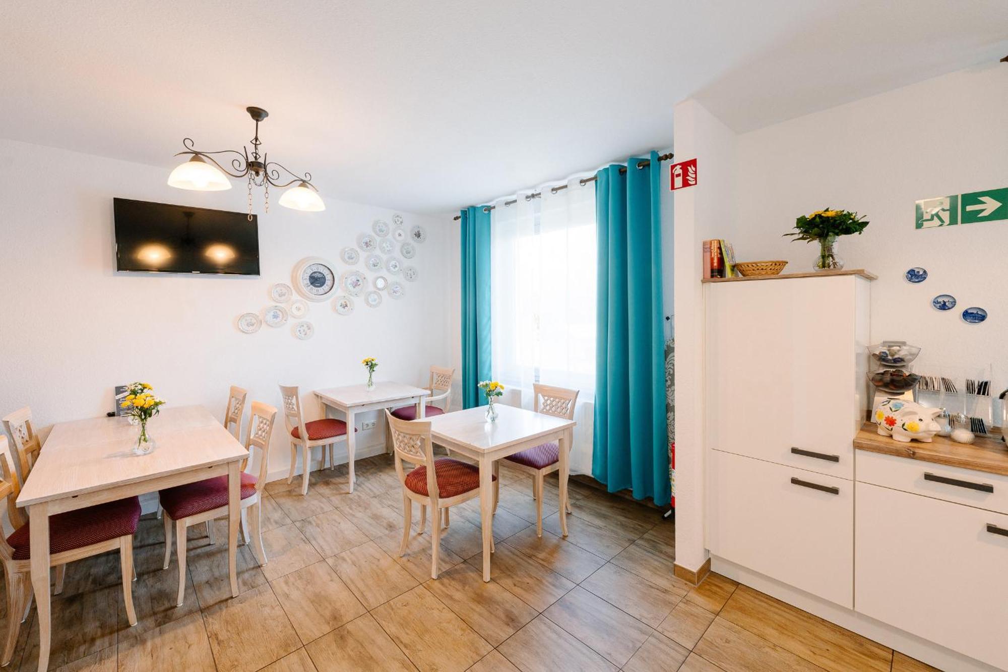 Gaestehaus Am Flughafen Duesseldorf Екстериор снимка