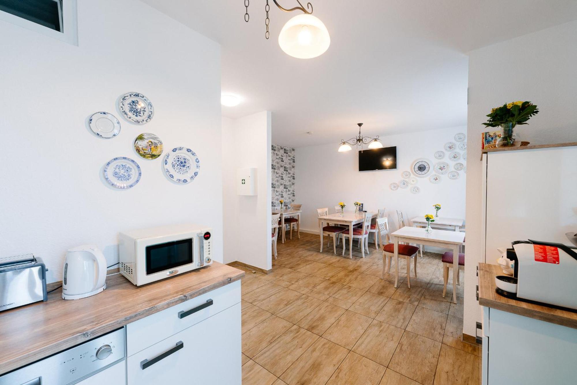 Gaestehaus Am Flughafen Duesseldorf Екстериор снимка